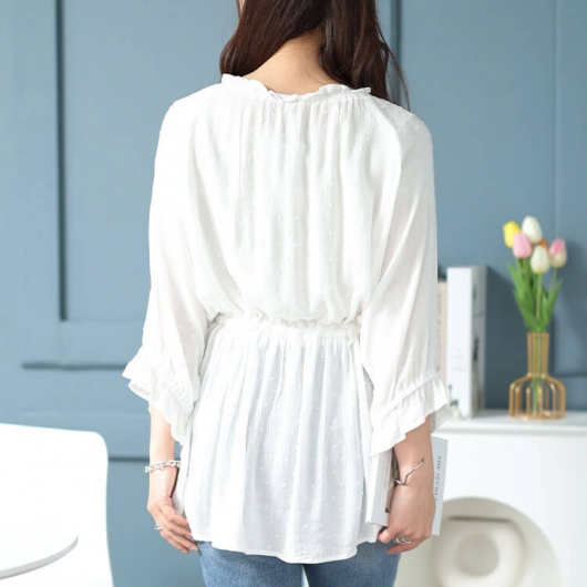 【着用5回程度】ヒューデイトゥイブニング　ドットの大きい襟が可愛いブラウス 着用5回程度】ヒューデイトゥイブニング ドットの大きい襟が