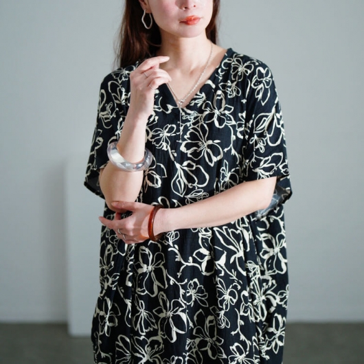 【関税込】DVF★大人気 スタイルUP マキシワンピース 花柄 dazzlin 【sw】花柄マキシワンピース（ネイビー） -靴