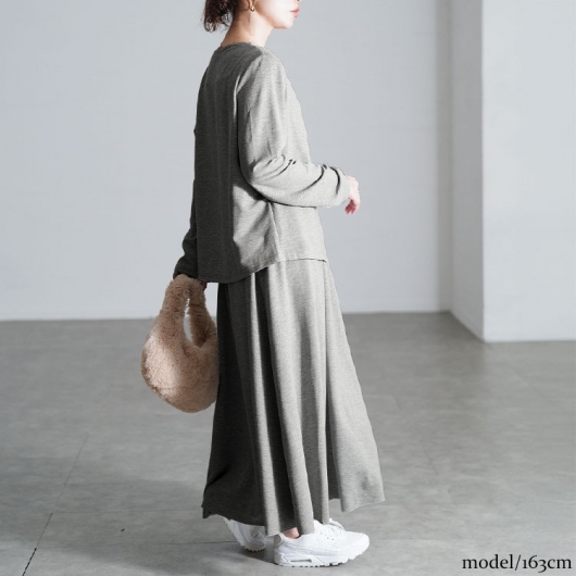 冬新作 大きいサイズ レディース トップス スカート セットアップ レイヤード風トップス＆ロングスカート2点セット セット 2点セット レイヤード風 重ね着風 Uネック ウエストゴム ロング カジュアル ゆったり 春服 秋服 LL 2L 3L 4L 5L ブラック グレー ゴールドジャパン 大きいサイズ レディース レイヤード風トップス＆ロングスカート2点