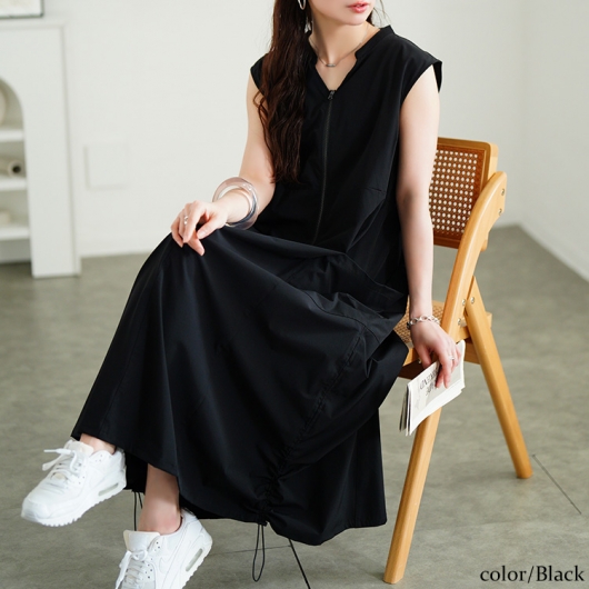 黒いノースリーブニットワンピース 毛羽立ちあり