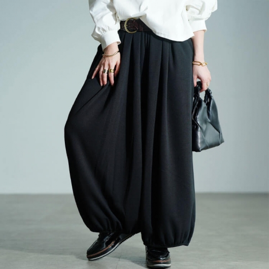 まみこ　ワンウォッュサイズ2　サーカスパンツ soco】ゆったりボリューム カラーデニム サーカスパンツ ／ モカ